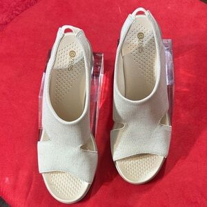 Bzees Stretch Open-Toe Slingback Sandals